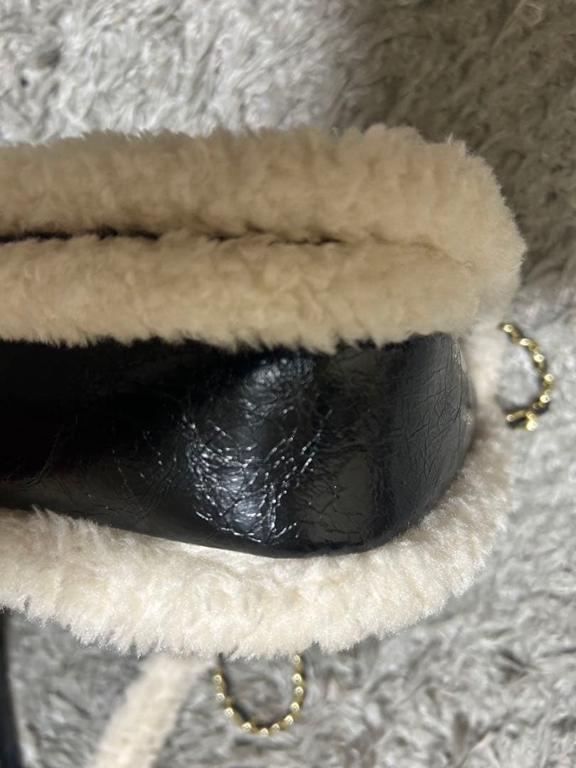 ⑨ノベルティ　ファー　ショルダー