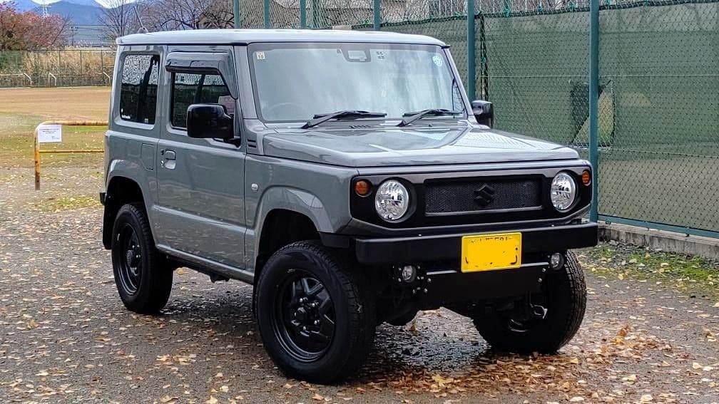 ジムニーＪＢ６４用マッドブラック角型フロントバンパー