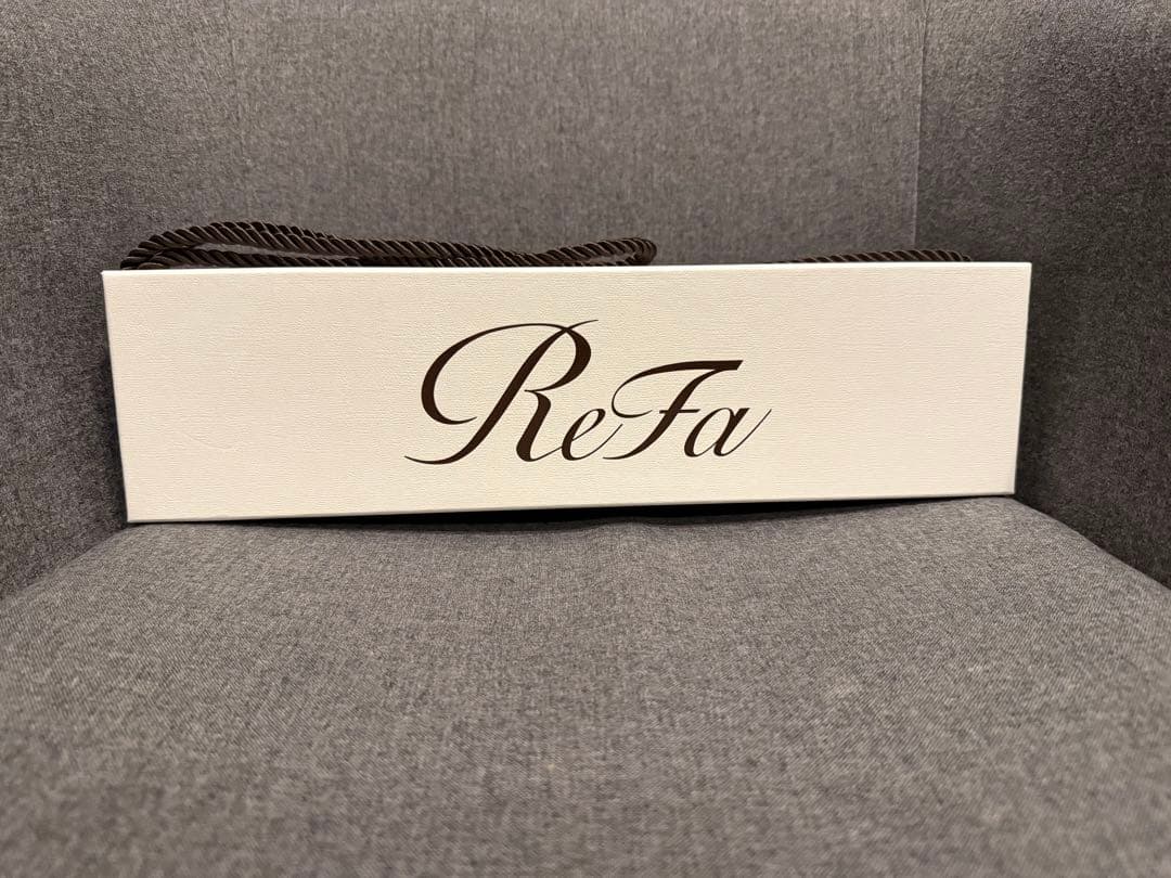 【新品未使用】リファ ストレート アイロン プロ RE-AT-02A ホワイト