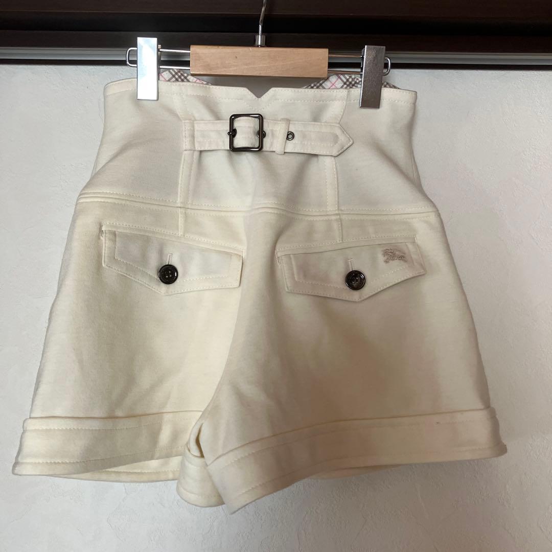 Burberry BLUELABELホワイト ハイウエスト ショートパンツ