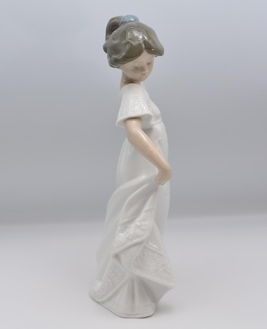 恥ずかしがり／なんてかわいい　NAO（リヤドロ）　２体セット　ご成約済み