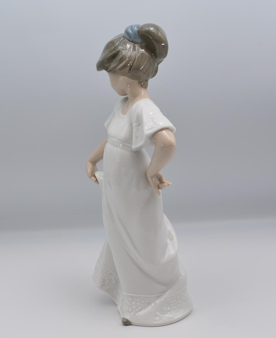 恥ずかしがり／なんてかわいい　NAO（リヤドロ）　２体セット　ご成約済み