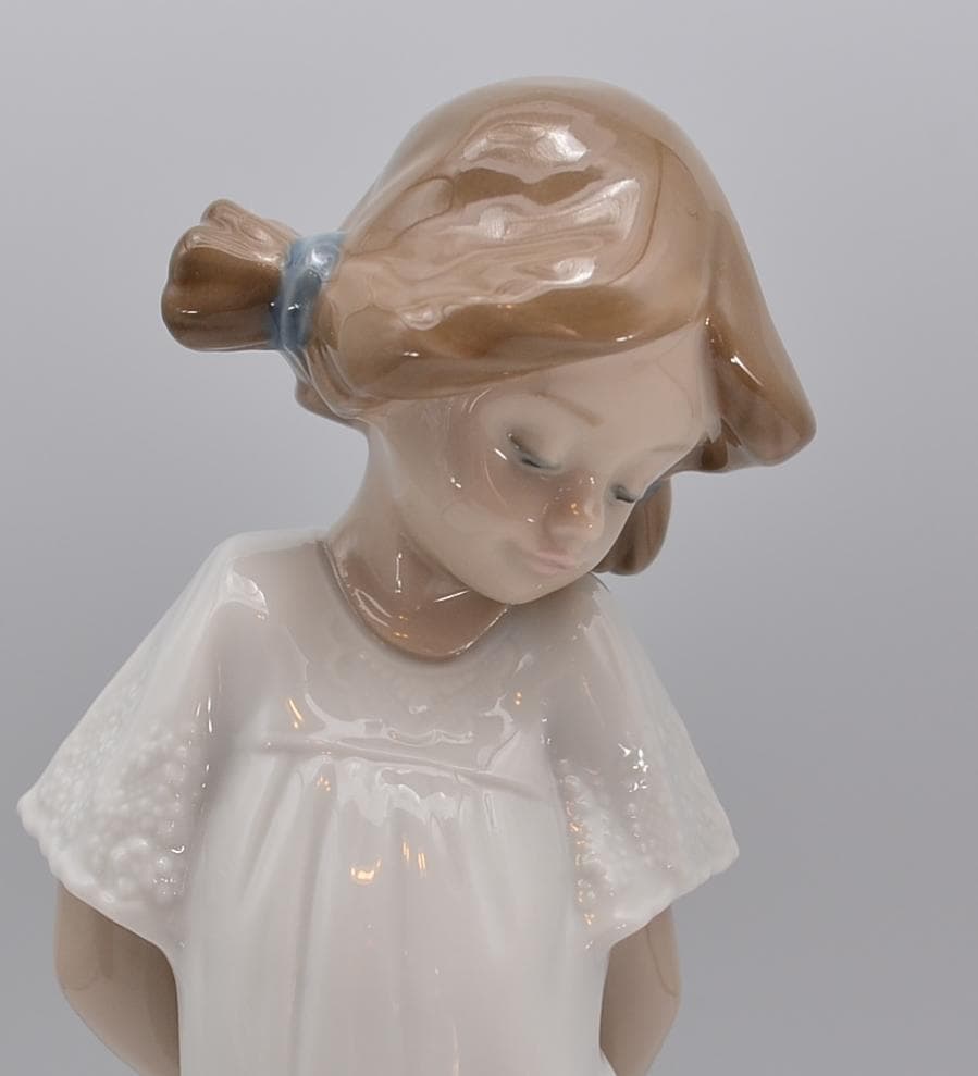 恥ずかしがり／なんてかわいい　NAO（リヤドロ）　２体セット　ご成約済み