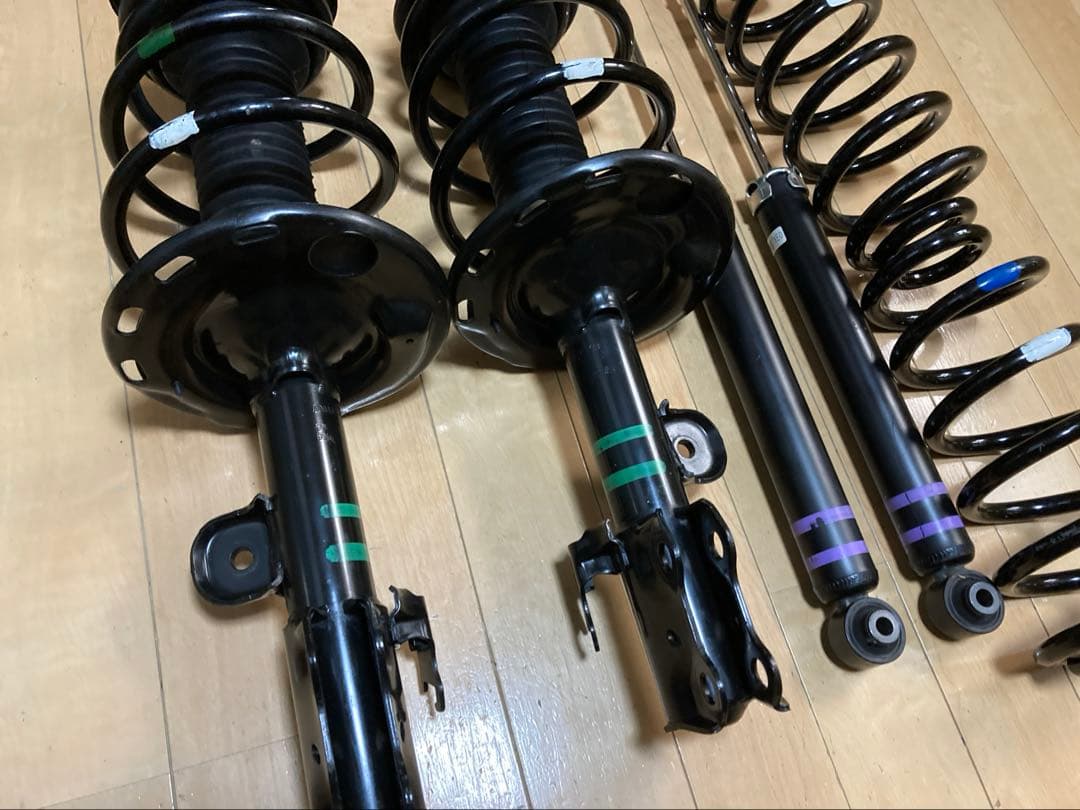 ★美品★トヨタ 20 アルファード ヴェルファイア 純正 サスキット　ストラット