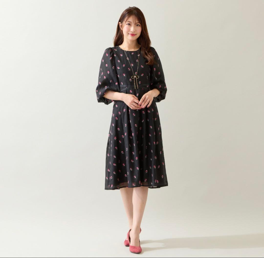 ローズティアラ【美シルエット】つぼみ刺繍ワンピース　ブラック42