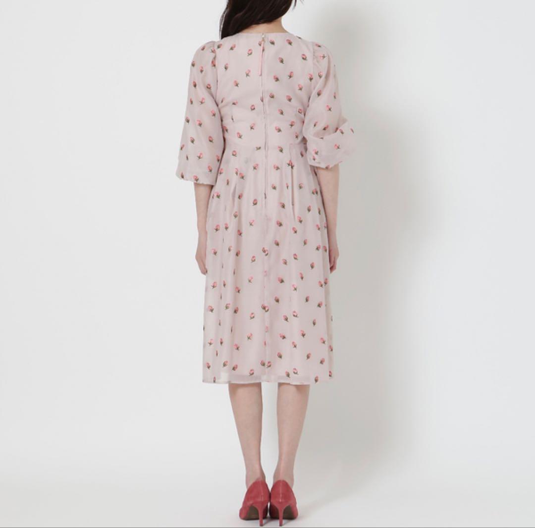 ローズティアラ【美シルエット】つぼみ刺繍ワンピース　ブラック42