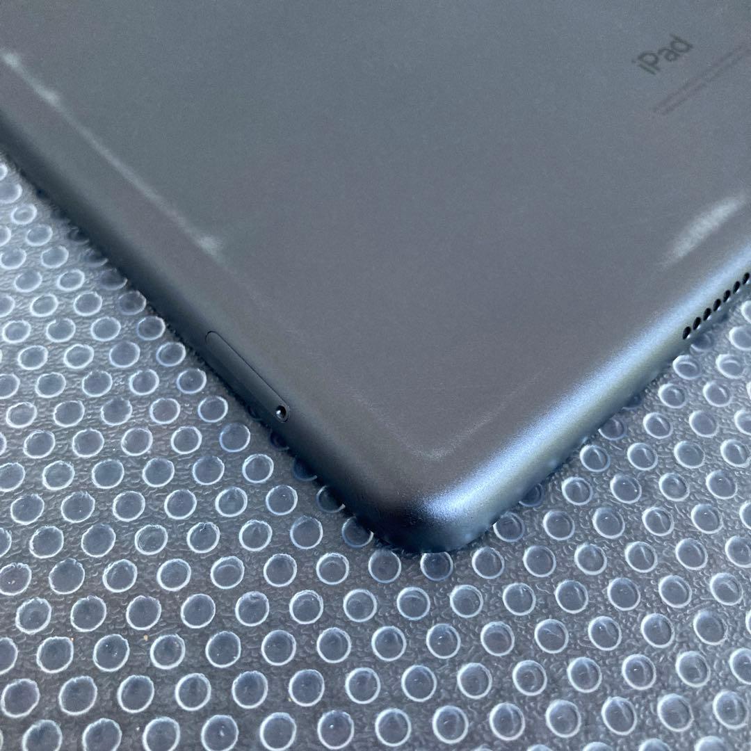 3778【早い者勝ち】電池良好☆iPad8 第8世代 32GB SIMフリー☆