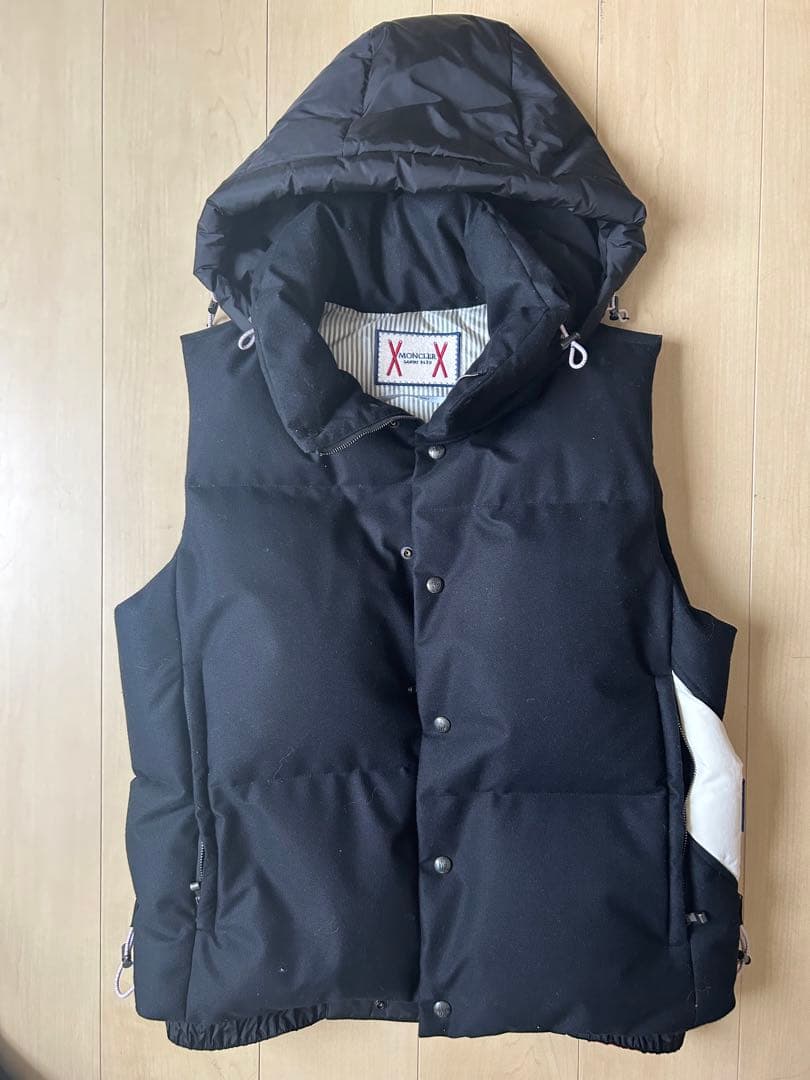 モンクレール　ガムブルー　ダウンベスト