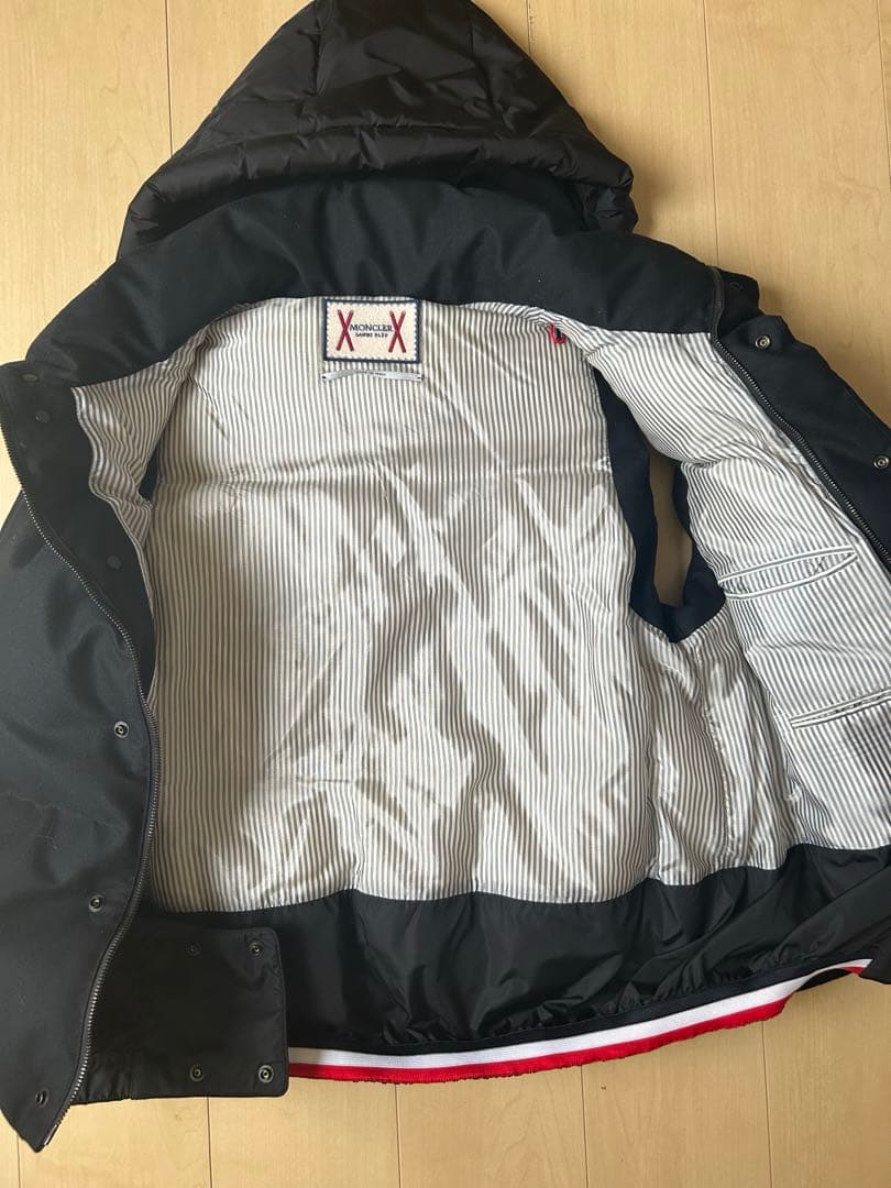 モンクレール　ガムブルー　ダウンベスト