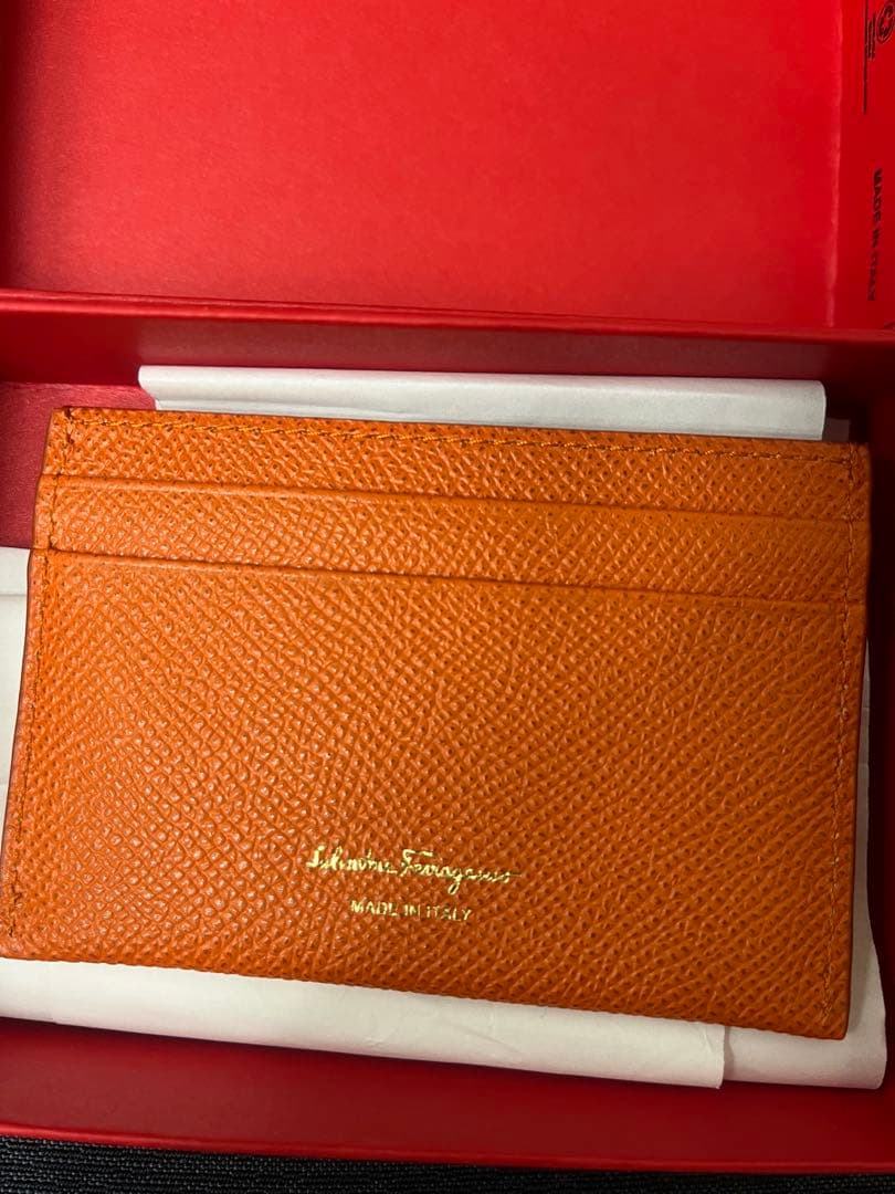 Salvatore Ferragamo 名刺入れ オレンジ