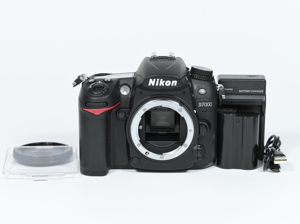 【超美品】 ニコン　Nikon D7000 ボディ 《ショット数2800》