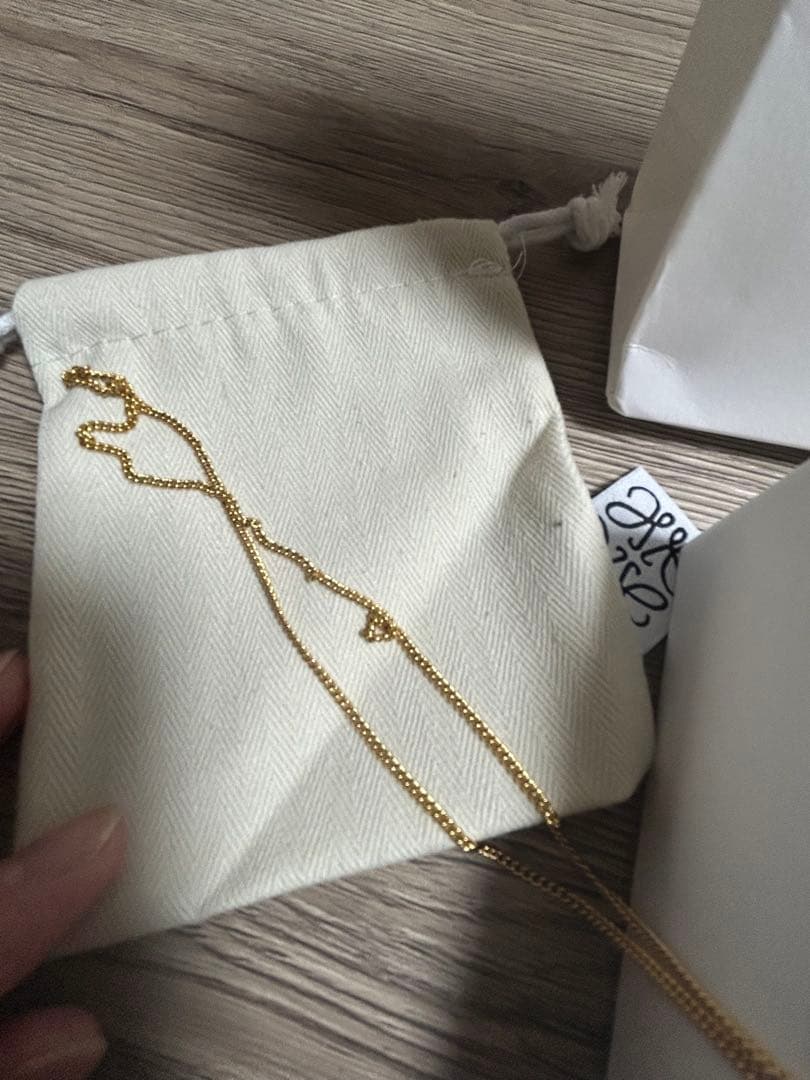 LOEWE ゴールドペンダント ネックレス