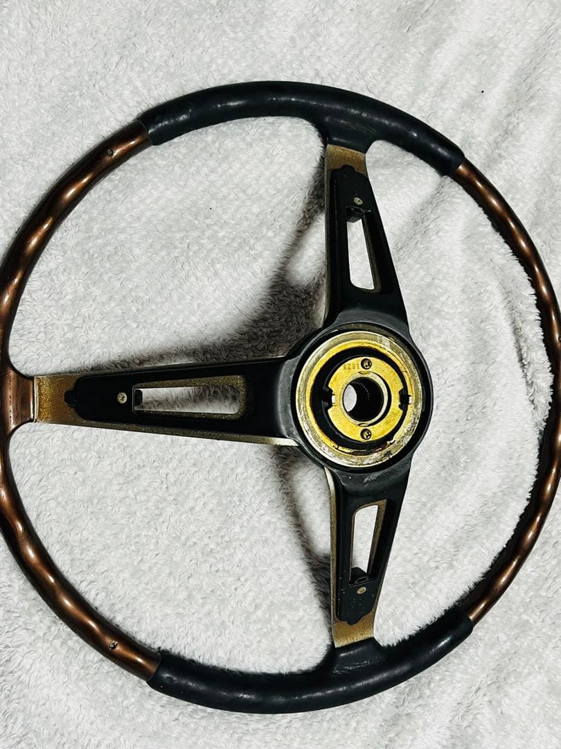 し*お様 当時物　ハコスカ　ステアリング　gc10
