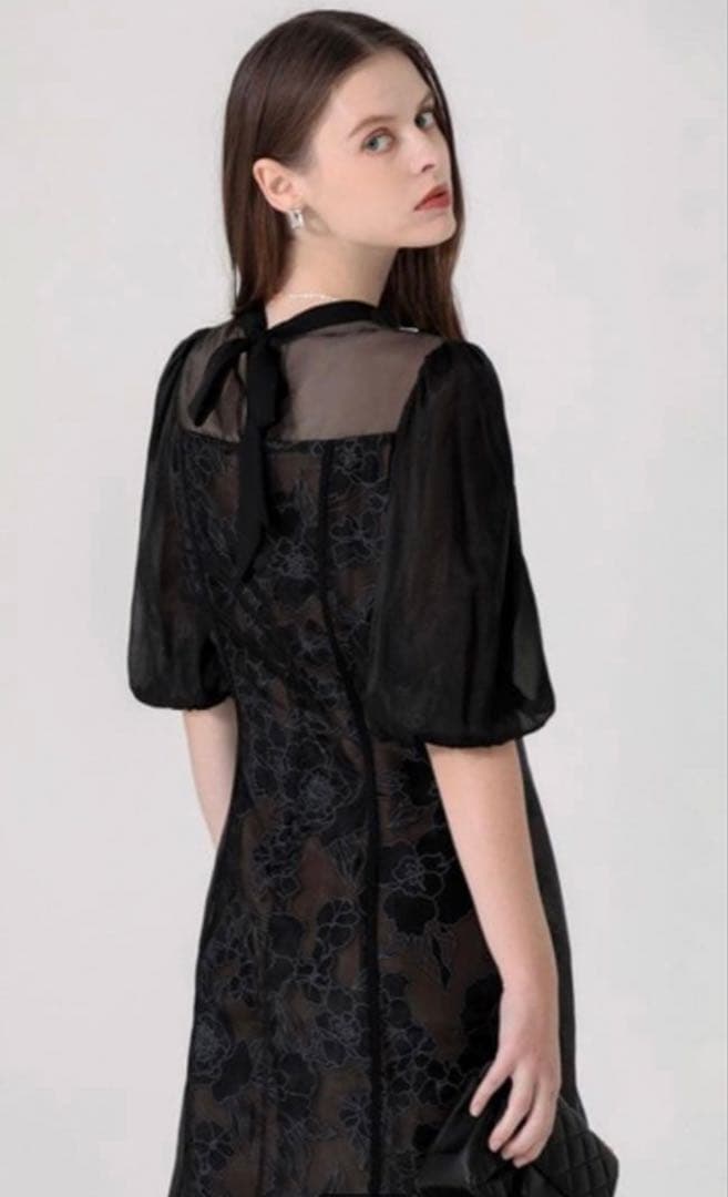 【LEJA】花柄オーガンジーレース　シアーパフスリーブ　ドレス　ブラック