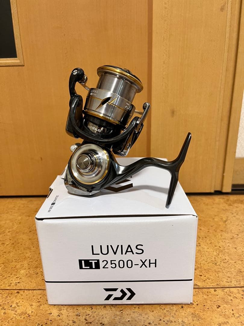 20 ルビアス　DAIWA LUVIAS LT2500-XH スピニングリール