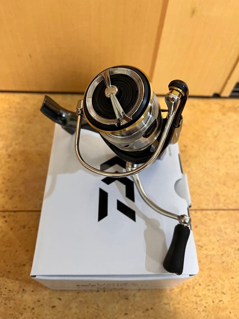 20 ルビアス　DAIWA LUVIAS LT2500-XH スピニングリール