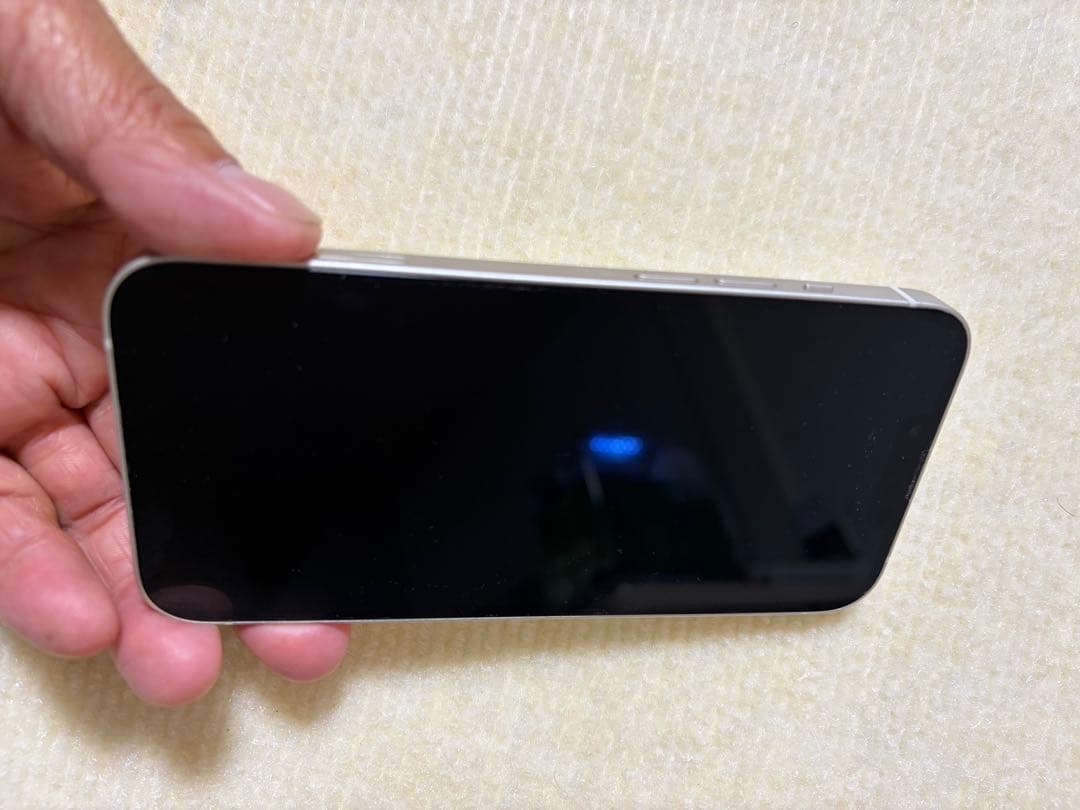 ②Apple iPhone 13 ホワイト 本体