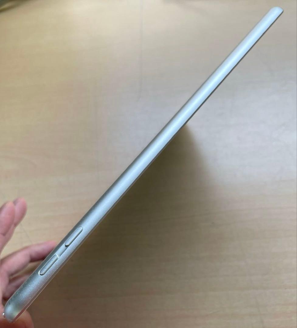 iPad 第6世代　A1893　Wi-Fiモデル　シルバー　32GB #9