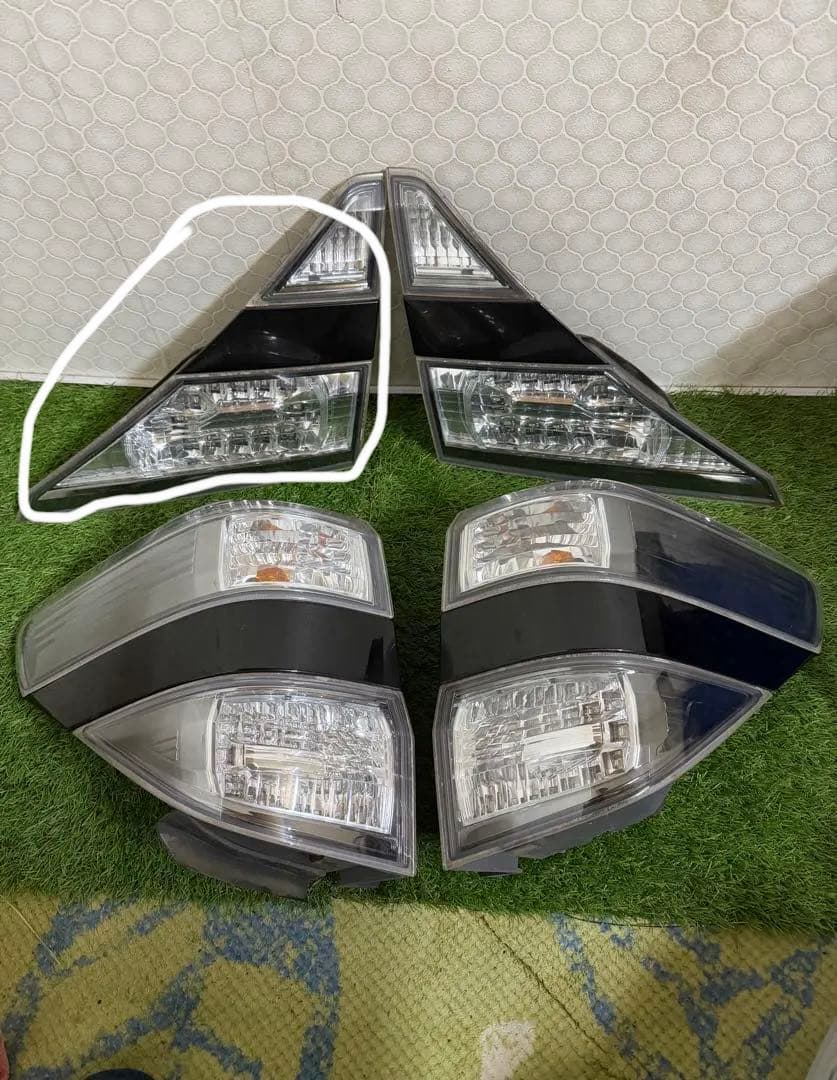 ヴェルファイア 20系　純正　左右LEDテールランプ クリア/ブラック