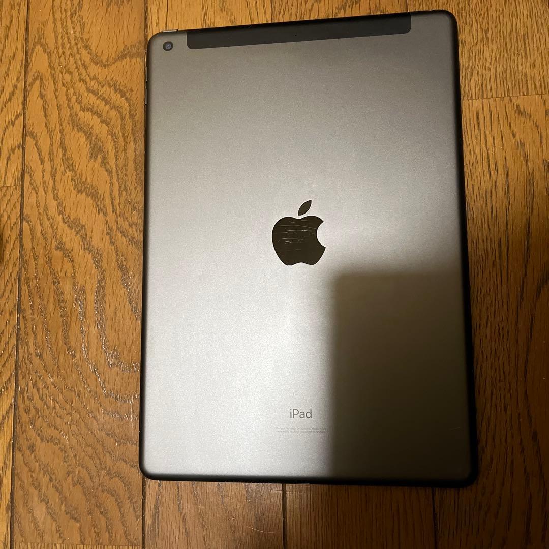 Apple iPad スペースグレー 本体第8世代32GB