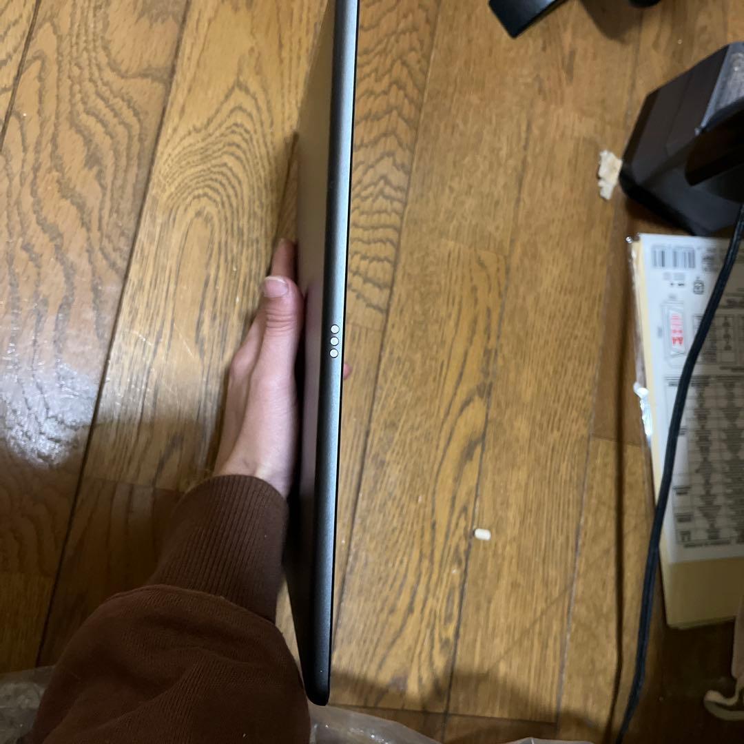 Apple iPad スペースグレー 本体第8世代32GB