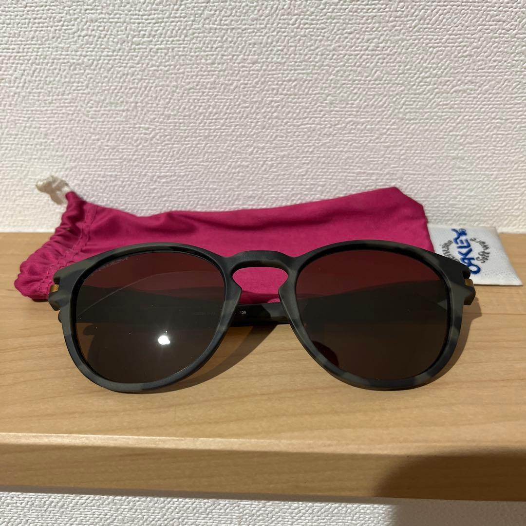 Oakley オークリー latchラッチ　サングラス