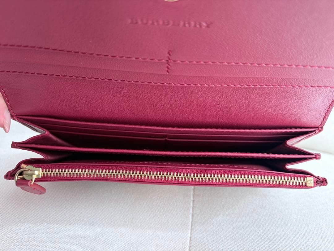 バーバリー　長財布　ノバチェック　フラップ　ロゴプリント　レザー　美品　レッド