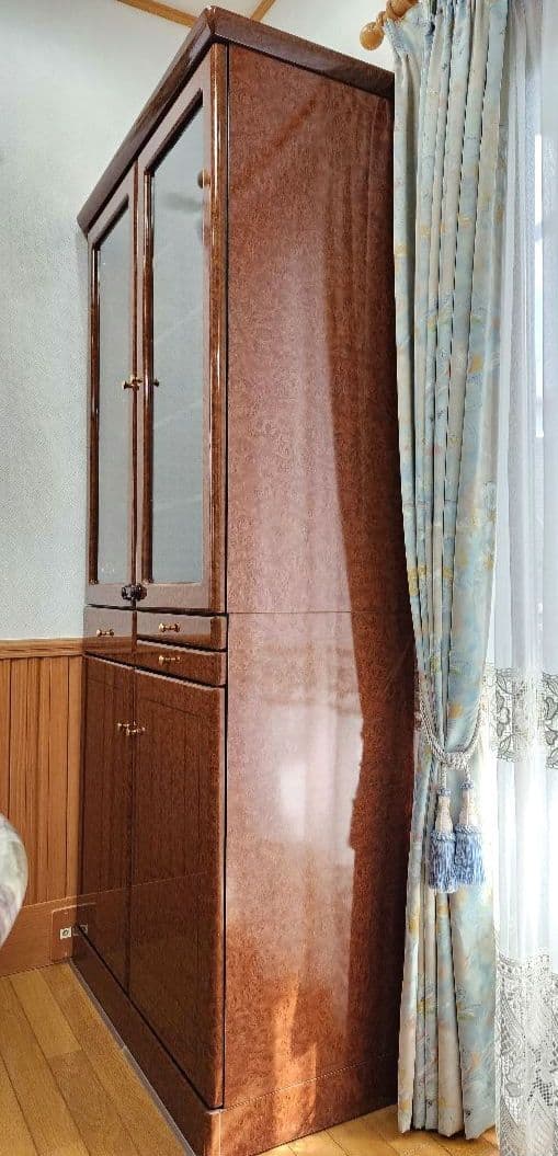 極美品 飾り棚 木製ガラス扉キャビネット キュリオケース ブラウン サイドボード