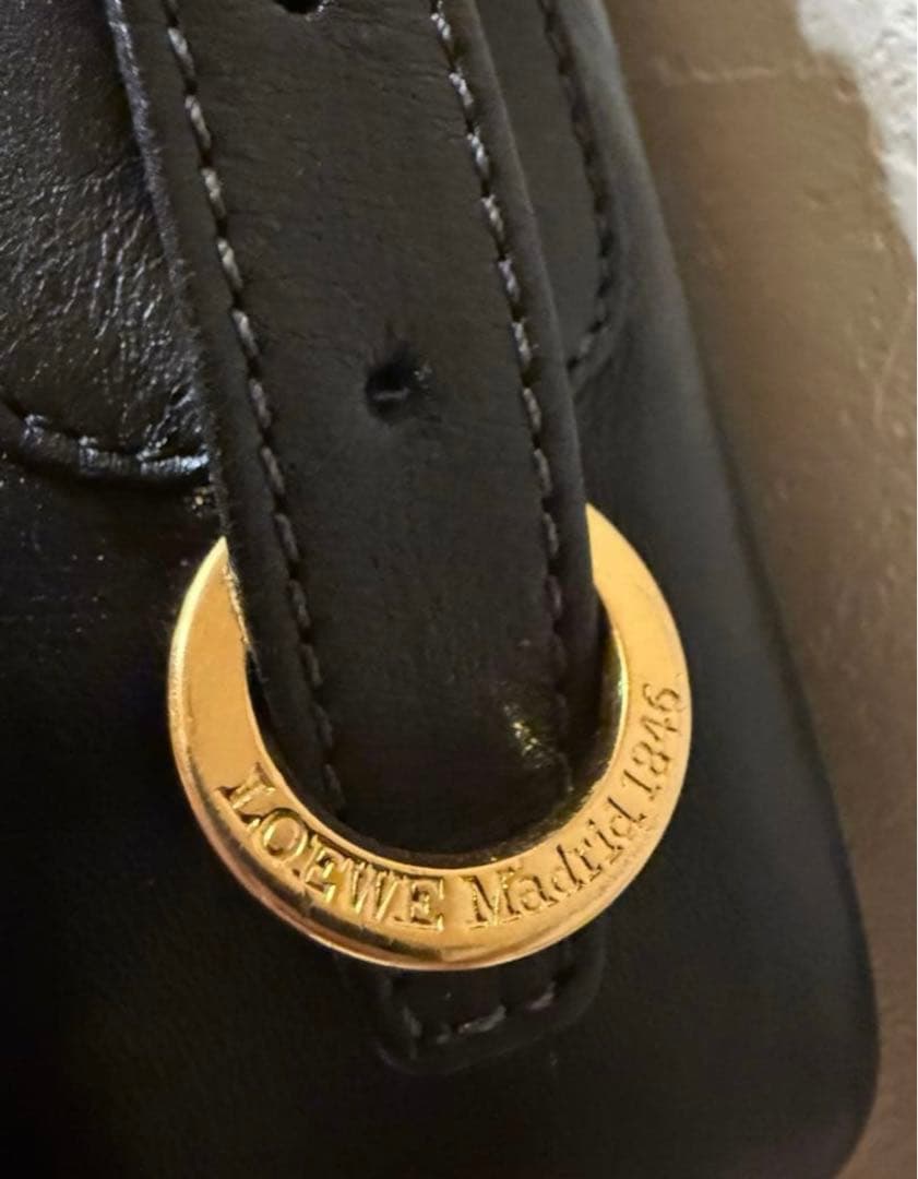ロエベ LOEWE ショルダーバッグ レザー ブラック　アナグラム