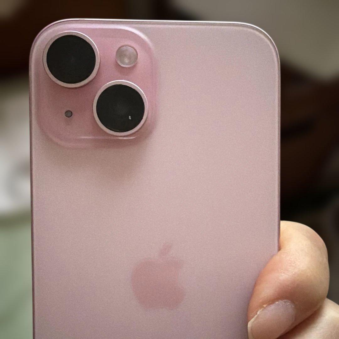 Apple iPhone 15ピンク 美品 箱 充電コード付き