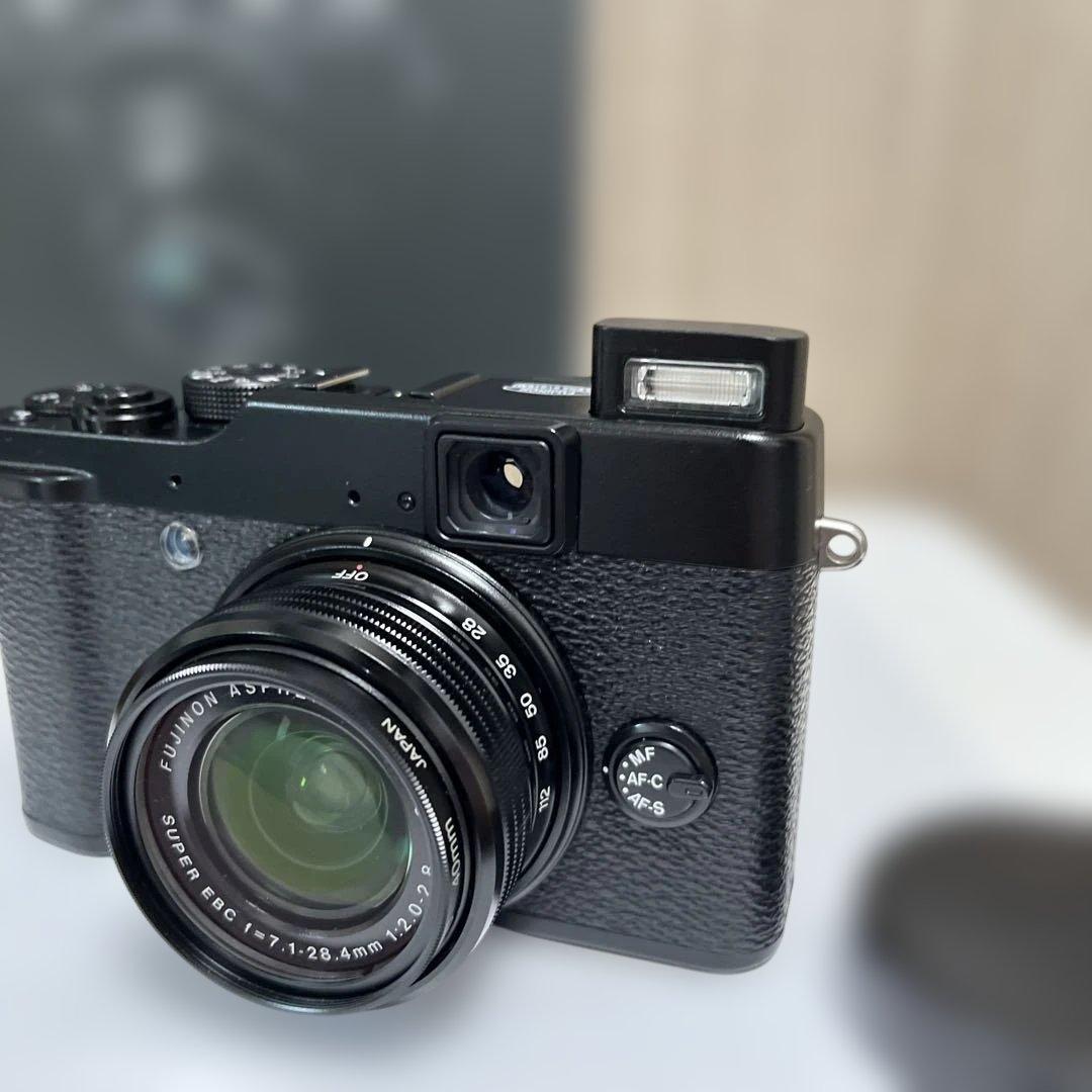 美品　Fujifilm X10 コンパクトデジタルカメラ