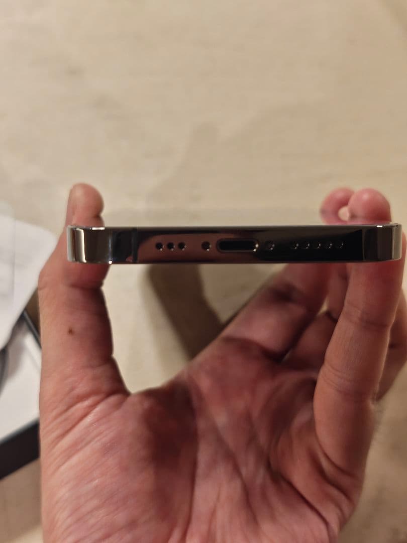 ●美品●iPhone 13 pro Simフリー バッテリー73%