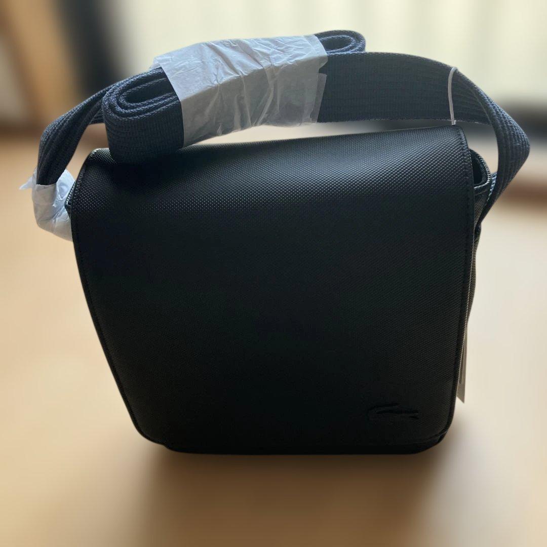 Lacoste 紺色　ショルダーバッグ　新品未使用