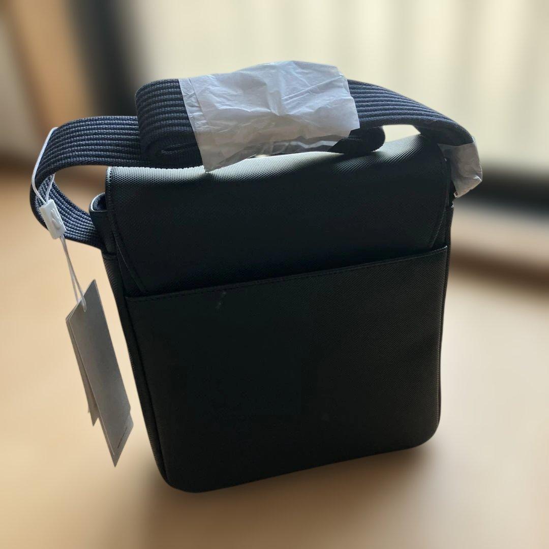 Lacoste 紺色　ショルダーバッグ　新品未使用