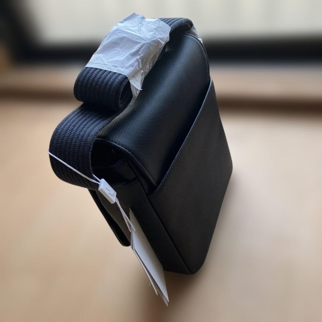 Lacoste 紺色　ショルダーバッグ　新品未使用