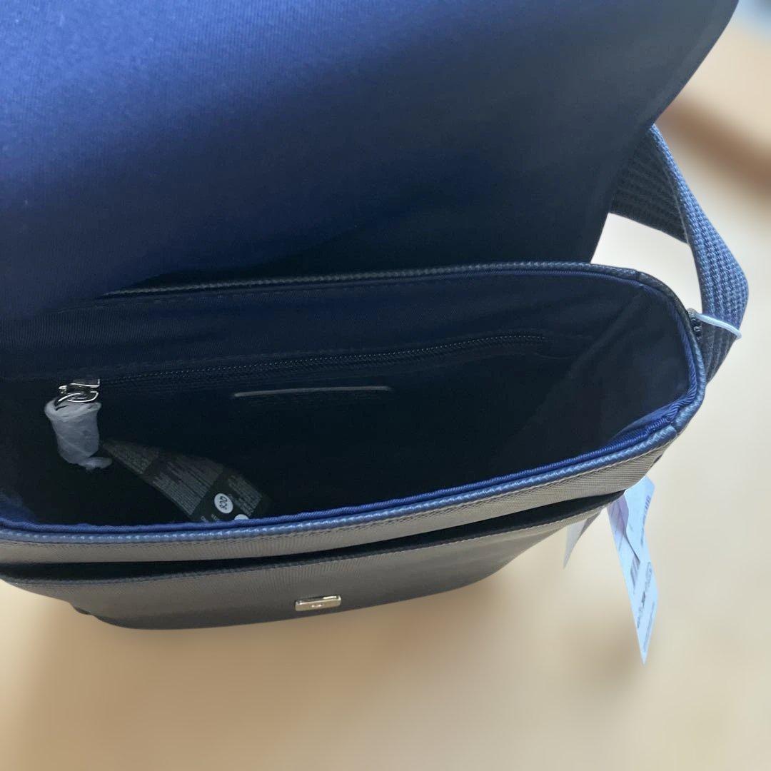 Lacoste 紺色　ショルダーバッグ　新品未使用