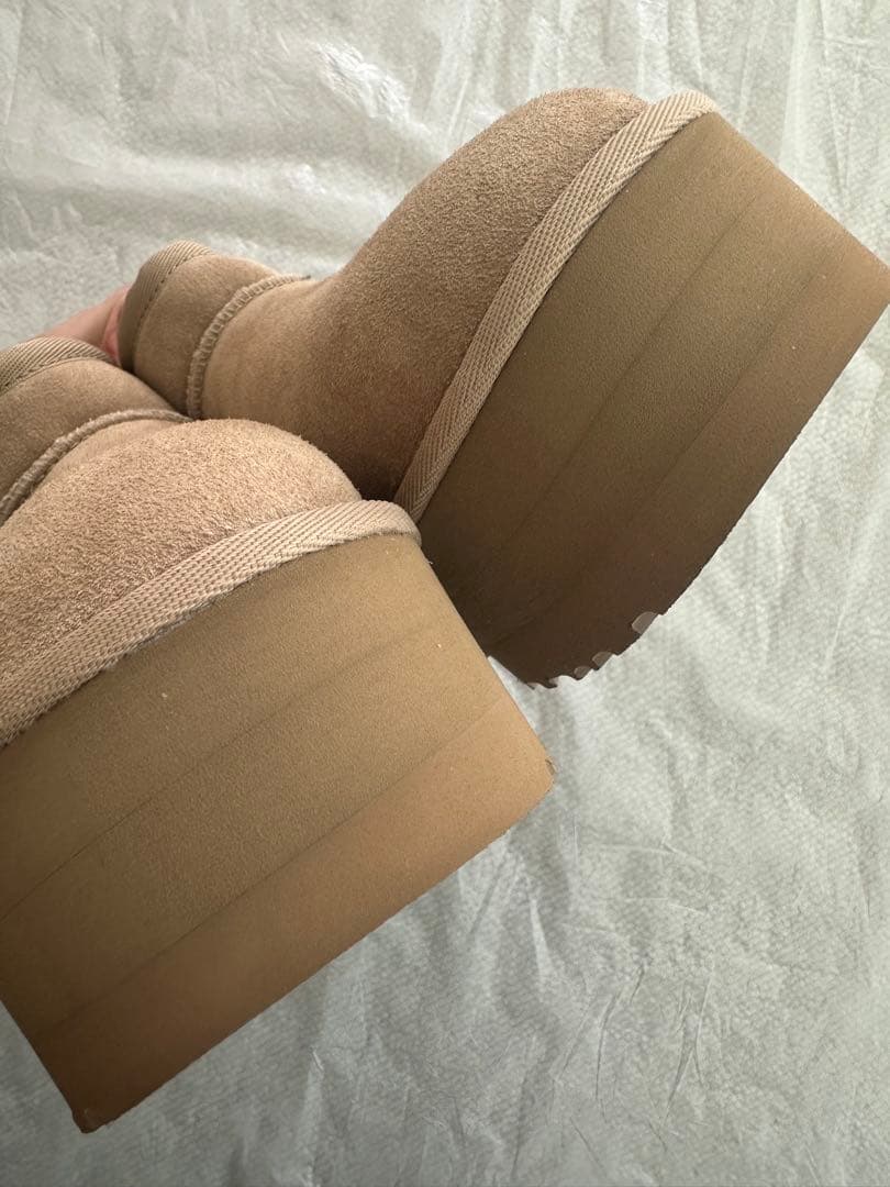 UGG ウルトラミニプラットフォーム 23