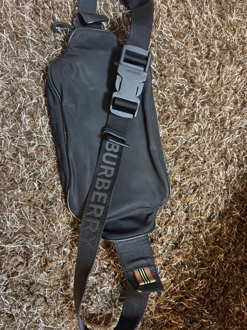 最終値下げBURBERRY ブラック ショルダーバッグ