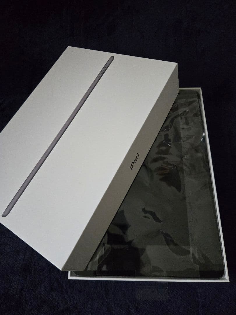 Apple iPad スペースグレー　８世代　32gb