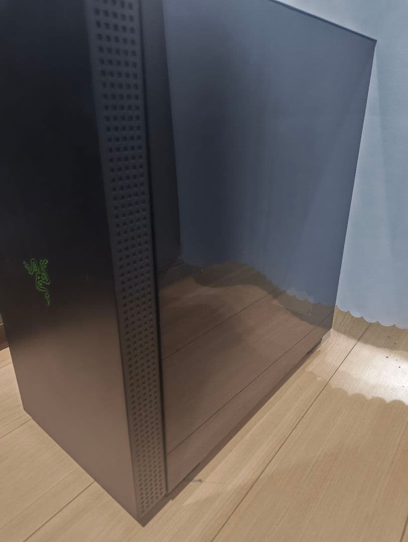 Razer Tomahawk ATX 強化ガラス PCケース ブラック　送料込