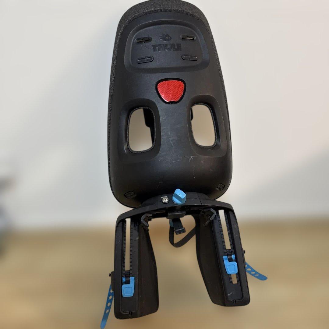 THULE チャイルドシート　ラック取り付けタイプ