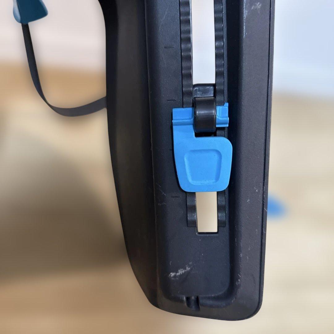 THULE チャイルドシート　ラック取り付けタイプ