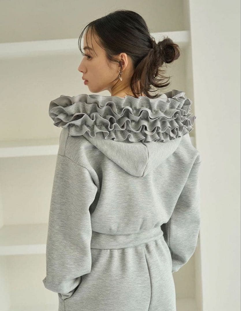 SNIDEL スナイデル フリルショートジップパーカー