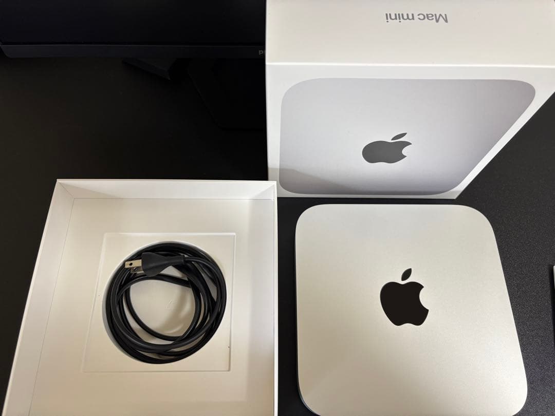 Mac mini M2 16GB/256GB MMFJ3JA(CTOモデル)