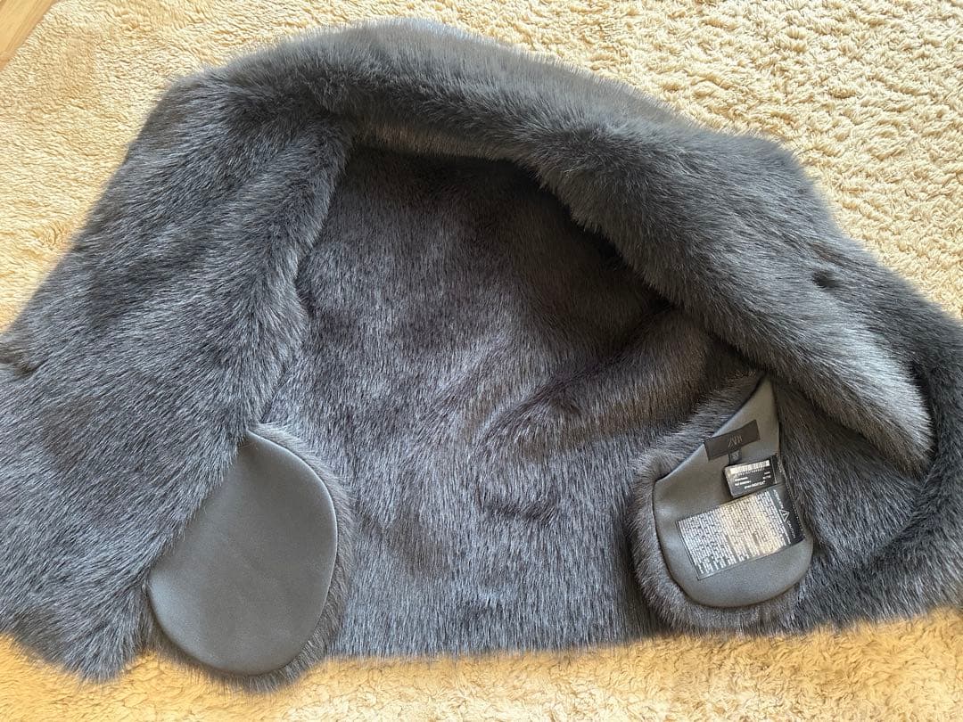 ZARA リバーシブルショートフェイクファーコート黒 Sサイズ