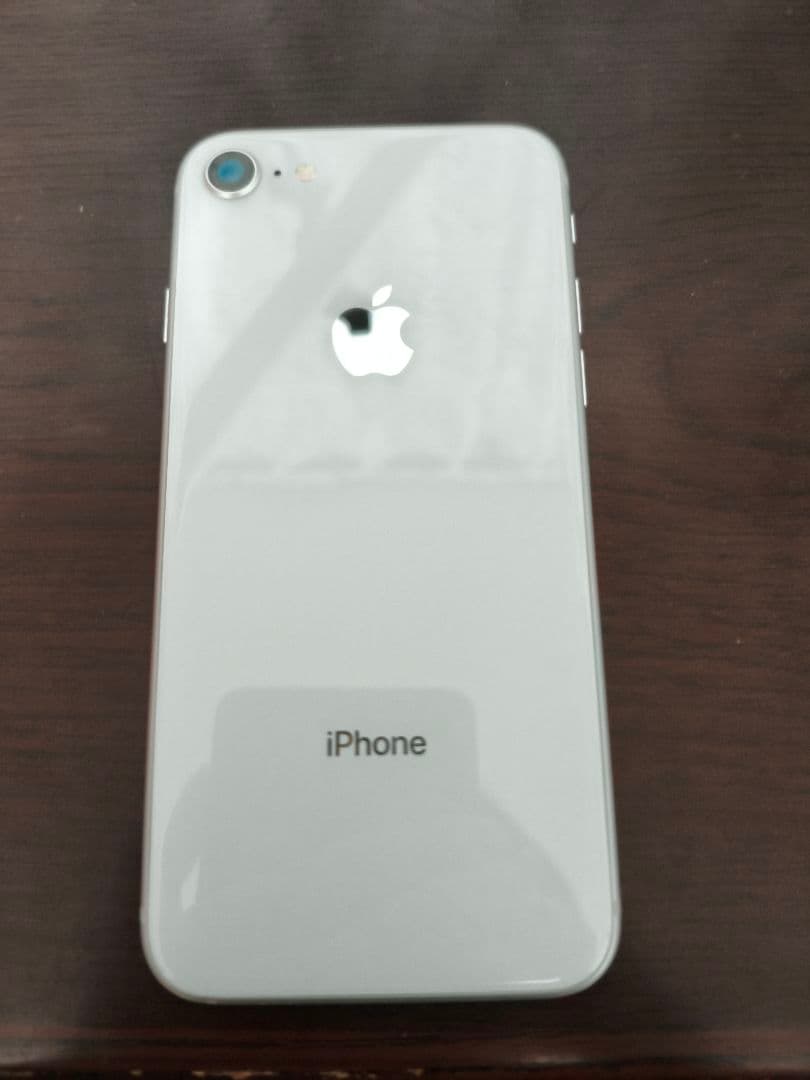 iPhone8 SiMロック解除済み