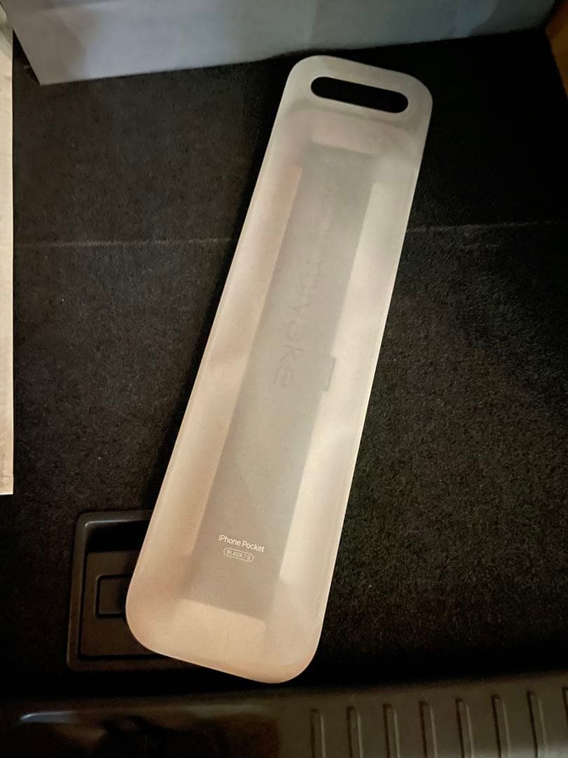 iPhone Pocket by ISSEY MIYAKE ショート ブラック