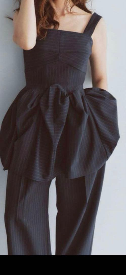 ＜神崎 恵さんコラボ＞ボリュームペプラムトップス