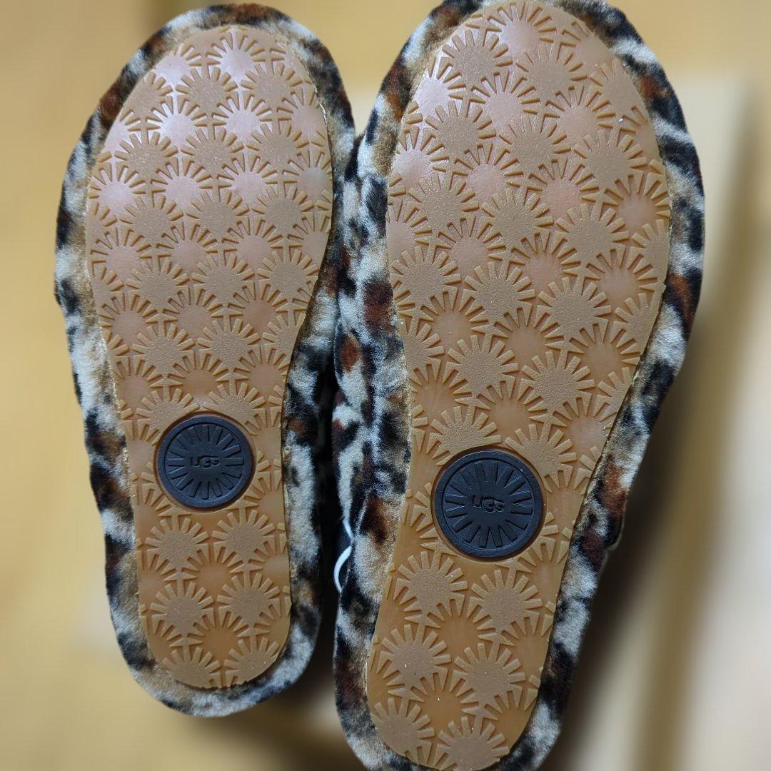 UGG豹柄モコモコ FLUFF YEAH SLIDEレオパードサンダル