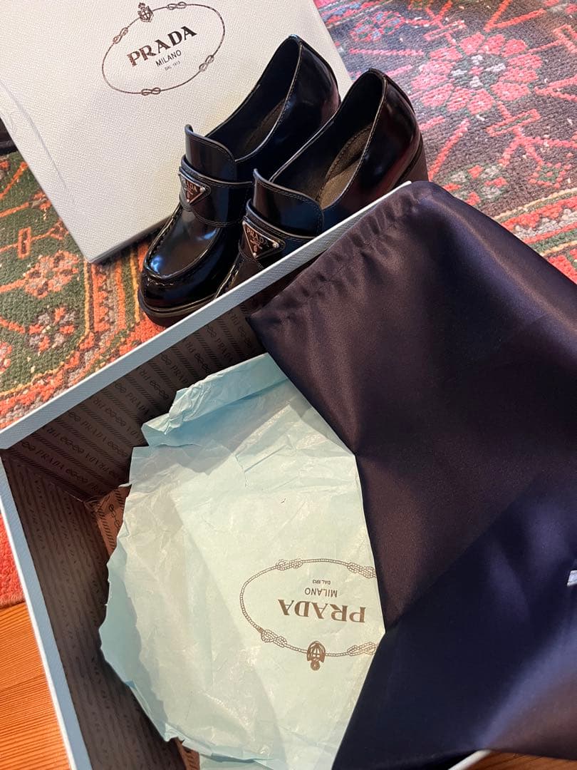 PRADA ブラックレザー ローファー 高ヒール